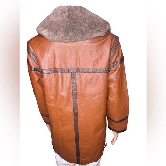 Vegan Leather Long Coat with Faux Fur Collar Medium - Picture 4 of 5